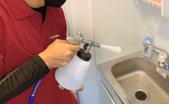 除菌作業を行い快適で安全な空間を維持