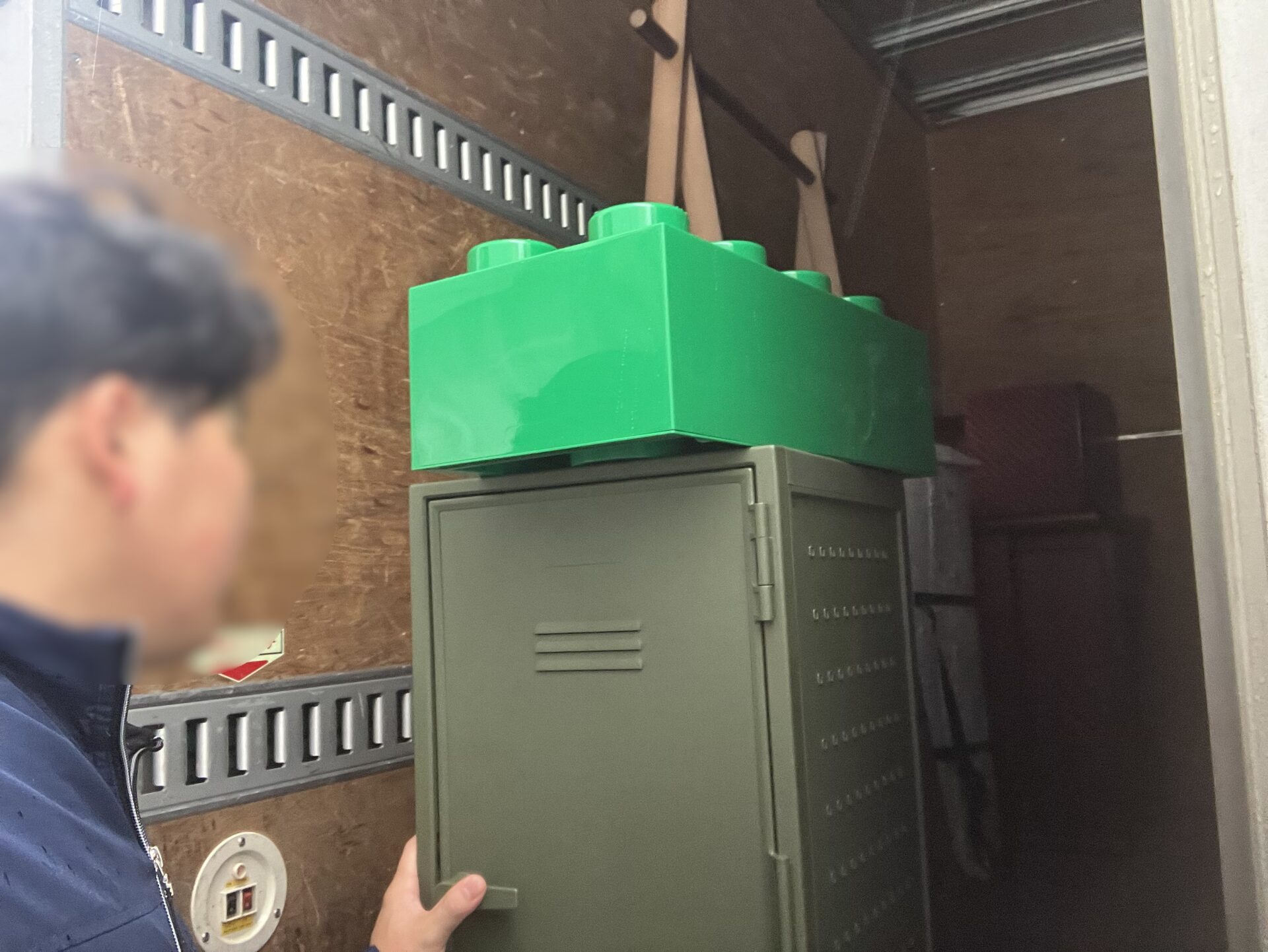 「2DKのアパートのお部屋からロッカーや靴箱などを回収しました」作業写真